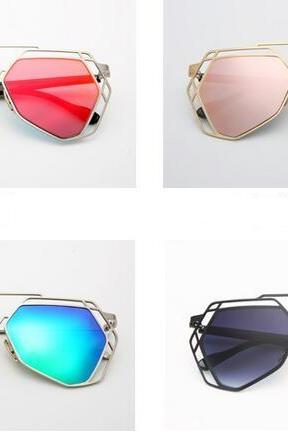 2016 New Retro Polygonal Hollow Metal Frame Sunglasses Fashion Sunglasses Gradient UV